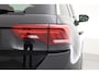 Volkswagen T-Roc 1.5 TSI R-Line | Rijklaar!! | Pano | IQ Lights | Camera | Adapt. Cruise | Trekhaak | Stoelverw. | Apple CarPlay | 17''
