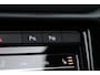 Volkswagen T-Roc 1.5 TSI R-Line | Rijklaar!! | Pano | IQ Lights | Camera | Adapt. Cruise | Trekhaak | Stoelverw. | Apple CarPlay | 17''