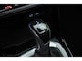 Volkswagen T-Roc 1.5 TSI R-Line | Rijklaar!! | Pano | IQ Lights | Camera | Adapt. Cruise | Trekhaak | Stoelverw. | Apple CarPlay | 17''