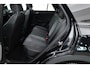 Volkswagen T-Roc 1.5 TSI R-Line | Rijklaar!! | Pano | IQ Lights | Camera | Adapt. Cruise | Trekhaak | Stoelverw. | Apple CarPlay | 17''