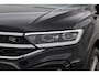 Volkswagen T-Roc 1.5 TSI R-Line | Rijklaar!! | Pano | IQ Lights | Camera | Adapt. Cruise | Trekhaak | Stoelverw. | Apple CarPlay | 17''