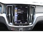 Volvo V60 B3 164PK Automaat Momentum Advantage | Adapt. Cruise | PDC + Camera | BLIS | AppleCarplay | Extra getint glas |