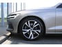 Volvo V60 B3 164PK Automaat Momentum Advantage | Adapt. Cruise | PDC + Camera | BLIS | AppleCarplay | Extra getint glas |