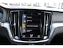Volvo V60 B3 164PK Automaat Momentum Advantage | Adapt. Cruise | PDC + Camera | BLIS | AppleCarplay | Extra getint glas |