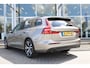 Volvo V60 B3 164PK Automaat Momentum Advantage | Adapt. Cruise | PDC + Camera | BLIS | AppleCarplay | Extra getint glas |