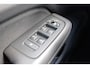 Volvo V60 B3 164PK Automaat Momentum Advantage | Adapt. Cruise | PDC + Camera | BLIS | AppleCarplay | Extra getint glas |