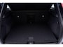 Volvo XC40 2.0 B4 Momentum Pro | ACC | Trekhaak | Standkachel | Stoel+Stuurverwarming | Verwarmbare Achterbank | Camera | BLIS