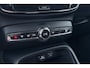 Volvo XC40 2.0 B4 Momentum Pro | ACC | Trekhaak | Standkachel | Stoel+Stuurverwarming | Verwarmbare Achterbank | Camera | BLIS