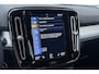 Volvo XC40 2.0 B4 Momentum Pro | ACC | Trekhaak | Standkachel | Stoel+Stuurverwarming | Verwarmbare Achterbank | Camera | BLIS