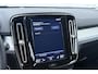 Volvo XC40 2.0 B4 Momentum Pro | ACC | Trekhaak | Standkachel | Stoel+Stuurverwarming | Verwarmbare Achterbank | Camera | BLIS