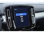 Volvo XC40 2.0 B4 Momentum Pro | ACC | Trekhaak | Standkachel | Stoel+Stuurverwarming | Verwarmbare Achterbank | Camera | BLIS
