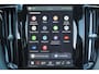 Volvo XC60 T8 Recharge AWD Ultra Black Edition - Panorama/schuifdak - IntelliSafe Assist & Surround - Harman/Kardon audio - Adaptieve LED koplampen - Parkeercamera achter - Verwarmde voorstoelen, stuur & achterbank - Parkeersensoren voor & achter - Elektr. bedienb. voorstoelen met geheugen - Head up display - Draadloze tel. lader - Extra getint glas - Inklapbare trekhaak - 21' LMV