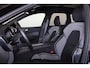 Volvo XC60 T8 Recharge AWD Ultra Black Edition - Panorama/schuifdak - IntelliSafe Assist & Surround - Harman/Kardon audio - Adaptieve LED koplampen - Parkeercamera achter - Verwarmde voorstoelen, stuur & achterbank - Parkeersensoren voor & achter - Elektr. bedienb. voorstoelen met geheugen - Head up display - Draadloze tel. lader - Extra getint glas - Inklapbare trekhaak - 21' LMV