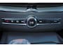 Volvo XC60 T8 Recharge AWD Ultra Black Edition - Panorama/schuifdak - IntelliSafe Assist & Surround - Harman/Kardon audio - Adaptieve LED koplampen - Parkeercamera achter - Verwarmde voorstoelen, stuur & achterbank - Parkeersensoren voor & achter - Elektr. bedienb. voorstoelen met geheugen - Head up display - Draadloze tel. lader - Extra getint glas - Inklapbare trekhaak - 21' LMV