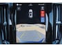 Volvo XC60 T8 Recharge AWD Ultra Black Edition - Panorama/schuifdak - IntelliSafe Assist & Surround - Harman/Kardon audio - Adaptieve LED koplampen - Parkeercamera achter - Verwarmde voorstoelen, stuur & achterbank - Parkeersensoren voor & achter - Elektr. bedienb. voorstoelen met geheugen - Head up display - Draadloze tel. lader - Extra getint glas - Inklapbare trekhaak - 21' LMV