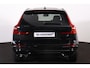 Volvo XC60 T8 Recharge AWD Ultra Black Edition - Panorama/schuifdak - IntelliSafe Assist & Surround - Harman/Kardon audio - Adaptieve LED koplampen - Parkeercamera achter - Verwarmde voorstoelen, stuur & achterbank - Parkeersensoren voor & achter - Elektr. bedienb. voorstoelen met geheugen - Head up display - Draadloze tel. lader - Extra getint glas - Inklapbare trekhaak - 21' LMV