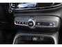 Volvo XC40 T2 130PK Automaat Business Pro | Pilot Assist | El. Achterklep | AppleCarplay | Verw. Stoelen & Stuurwiel | DAB |