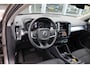 Volvo XC40 T2 130PK Automaat Business Pro | Pilot Assist | El. Achterklep | AppleCarplay | Verw. Stoelen & Stuurwiel | DAB |
