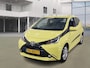 Toyota Aygo 1.0 VVT-i x-Joy, Camera! Clima! Half Leder! Trekhaak! VAN/VOOR Weken!