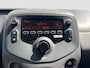Peugeot 108 1.0 e-VTi Active Pack Dynamic | Pack Premium | Extra getint glas | Elektr. verst. buitenspiegels | Airco | Mistlampen | Bluetooth |