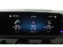 Mercedes-Benz A-klasse 180 Business Solution (PANORAMADAK, SFEERVERLICHTING, CAMERA, STOELVERWARMING, LEDER)