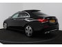 Mercedes-Benz A-klasse 180 Business Solution (PANORAMADAK, SFEERVERLICHTING, CAMERA, STOELVERWARMING, LEDER)