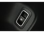 Mercedes-Benz A-klasse 180 Business Solution (PANORAMADAK, SFEERVERLICHTING, CAMERA, STOELVERWARMING, LEDER)