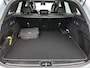 Mercedes-Benz GLC 300e 4MATIC Business Solution AMG | Advanced plus | Nightpakket | Parkeerpakket met achteruitcamera | Trekhaak | Panoramaschuifdak | Middenconsole metaalstructuur | 20 inch vijfspaaks lichtmetalen AMG-velgen |