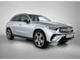 Mercedes-Benz GLC 300e 4MATIC Business Solution AMG | Advanced plus | Nightpakket | Parkeerpakket met achteruitcamera | Trekhaak | Panoramaschuifdak | Middenconsole metaalstructuur | 20 inch vijfspaaks lichtmetalen AMG-velgen |