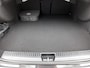Mercedes-Benz E-klasse 300 e Business Solution AMG | Premium pakket | Lederpakket | Winterpakket | Nightpakket | Trekhaak | Panoramaschuifdak | 360° camera | Burmester® 4D surround sound system | GUARD 360° | 20-inch Multispaak AMG velgen |