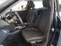 Peugeot e-2008 EV Active Pack 50 kWh 136pk, SOH, 92%, Apple Carplay, Clima controle, Cruise controle, Elek ramen V/A, Pdc achter, Xenon verlichting, Lm velgen 16'', Nederlandse auto, Uniek 39.000km!! Bovag afleverpakket 695,-