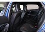 Volvo V40 T3 Polar Plus Sport - Panoramadak - Harman/Kardon audio - Parkeercamera achter - Verwarmde voorstoelen - Parkeersensoren voor & achter - Schakelpaddles aan stuur - Volvo On Call - Cruise Control - Navigatie - Standkachel - Extra getint glas - 17' LMV