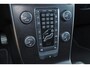 Volvo V40 T3 Polar Plus Sport - Panoramadak - Harman/Kardon audio - Parkeercamera achter - Verwarmde voorstoelen - Parkeersensoren voor & achter - Schakelpaddles aan stuur - Volvo On Call - Cruise Control - Navigatie - Standkachel - Extra getint glas - 17' LMV