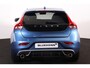 Volvo V40 T3 Polar Plus Sport - Panoramadak - Harman/Kardon audio - Parkeercamera achter - Verwarmde voorstoelen - Parkeersensoren voor & achter - Schakelpaddles aan stuur - Volvo On Call - Cruise Control - Navigatie - Standkachel - Extra getint glas - 17' LMV