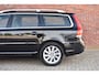 Volvo V70 T4 190PK Automaat Polar+ | IntelliSafe Pro Line | Family Line | Trekhaak |