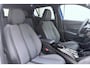 Peugeot e-2008 EV Allure Pack 50 kWh | Achteruitrijcamera | Lichtmetalen velgen | Navigatie | Apple Carplay/Android Auto |