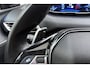 Peugeot 5008 1.6 PureTech Blue Lease Premium Automaat | Navigatie | Trekhaak | Draadloze telfoonlader | Camera | Keyless | Half lederen bekleding