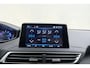 Peugeot 5008 1.6 PureTech Blue Lease Premium Automaat | Navigatie | Trekhaak | Draadloze telfoonlader | Camera | Keyless | Half lederen bekleding
