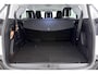 Peugeot 5008 1.6 PureTech Blue Lease Premium Automaat | Navigatie | Trekhaak | Draadloze telfoonlader | Camera | Keyless | Half lederen bekleding