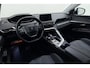Peugeot 5008 1.6 PureTech Blue Lease Premium Automaat | Navigatie | Trekhaak | Draadloze telfoonlader | Camera | Keyless | Half lederen bekleding