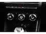 Renault Clio 1.0 TCe Intens Half Leder 16 inch LMV LED Navigatie Achteruitrijcamera Carplay Android Climate Cruise Control Sfeerverlichting