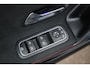 Mercedes-Benz A-klasse 180 Business Solution AMG Night Pakket Automaat Panoramadak Sfeerverlichting Widescreen Achteruitrijcamera