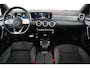 Mercedes-Benz A-klasse 180 Business Solution AMG Night Pakket Automaat Panoramadak Sfeerverlichting Widescreen Achteruitrijcamera