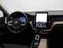 Volvo XC60 2.0 T6 Plug-in hybrid AWD Ultra Dark / Trekhaak / Luchtvering / 360 Camera / Head-up Display / Harman Kardon / Stoel+Stuurverwarming / Elektrische Stoelen /