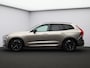 Volvo XC60 2.0 T6 Plug-in hybrid AWD Ultra Dark / Trekhaak / Luchtvering / 360 Camera / Head-up Display / Harman Kardon / Stoel+Stuurverwarming / Elektrische Stoelen /