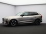 Volvo XC60 2.0 T6 Plug-in hybrid AWD Ultra Dark / Trekhaak / Luchtvering / 360 Camera / Head-up Display / Harman Kardon / Stoel+Stuurverwarming / Elektrische Stoelen /
