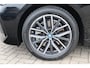 BMW 2-Serie Active Tourer (u06) 230e 326PK XDRIVE M-SPORT Panodak | Sfeerverlichting | Harman Kardon | Head Up | Live Cockpit | Driving assistent Plus | Camera |