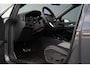 Volkswagen Golf 1.5 GTE 272pk eHybrid | Panoramadak | Trekhaak | Head-up Display | Camera | Adaptive Cruise |