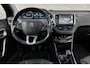 Peugeot 2008 1.2 VTi Allure Pack Premium Plus | Trekhaak | Panoramadak