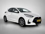 Toyota Yaris 1.5 Hybrid 130 Executive | BTW voertuig | Dodehoek detectie | Stoel+stuurverwarming | Parkeersensoren voor+achter | Draadloze telefoonlader | Navigatie | Apple CarPlay/Android Auto | Cruise Control Adaptive |